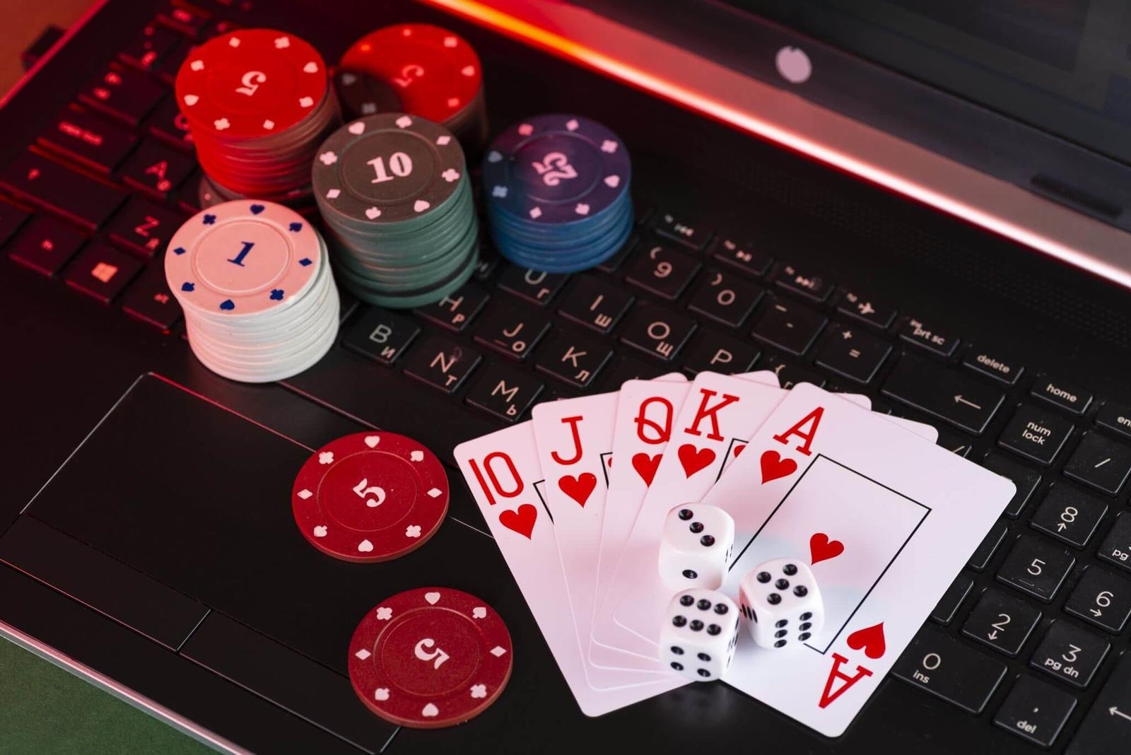 Gambling At The Online Casinos Gambling